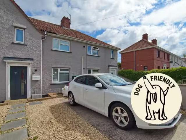 Deal! 1 BA 2 bedroom terraced house for rent in Donegal Road.