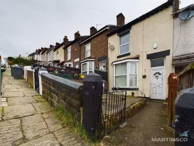 Rental! 1 BA 2 bedroom terraced house for rent in Holborn Hill.