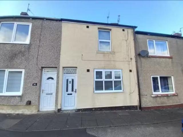 Nice 1 BA 2 bedroom terraced house for rent in Jackson Street.