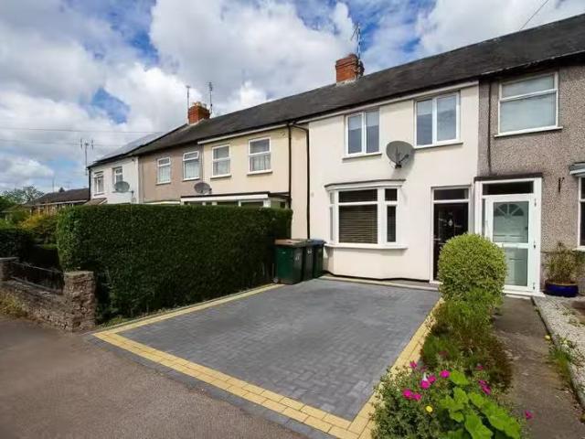 For Rent! 1 BA 2 bedroom terraced house for rent in St. James.
