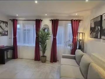 Deal! 1 BA 2 bedroom terraced house for rent in Tate Road, Lon.