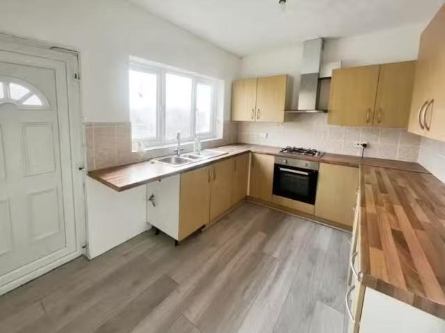 Just in! 1 BA 4 bedroom apartment for rent in Cleethorpe Road.