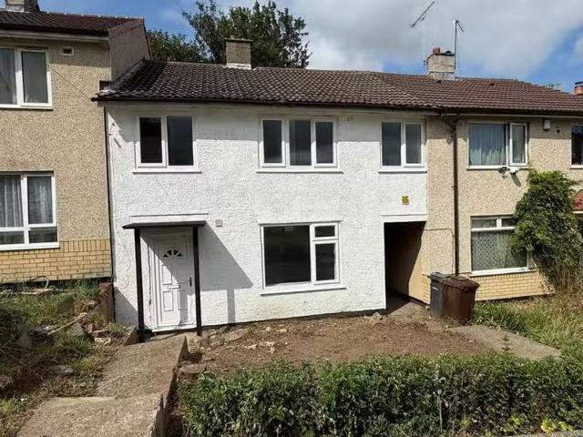 Just in! 1 BA 4 bedroom house for rent in Fairhaven Green, Bra.