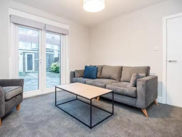Just in! 1 BA 4 bedroom terraced house for rent in Argyle Road.