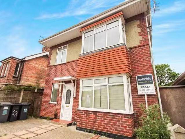 New 1 BA 5 bedroom detached house for rent in Winton, Bournemo.