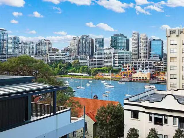 Rental! 1 BA 67/2 4 East Crescent Street, Mcmahons Point, NSW.