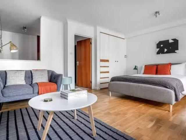 Cozy 1 BA Studio flat for rent in Portsoken Street, London, E1