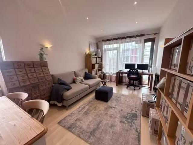 For Rent! 1 bedroom apartment for rent in Caledonian Road, Bri.
