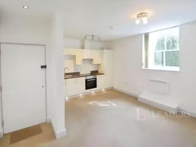 For Rent! 1 bedroom apartment for rent in Chapel Road, Astwood.