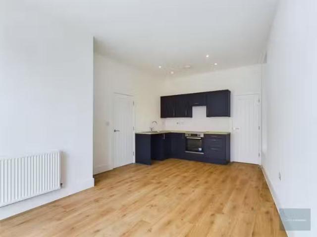 Just in! 1 bedroom apartment for rent in Fore Street, Trowbrid.