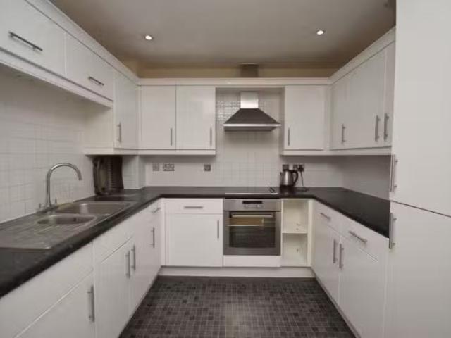 Nice 1 bedroom apartment for rent in Parkhouse Court, Hatfield.