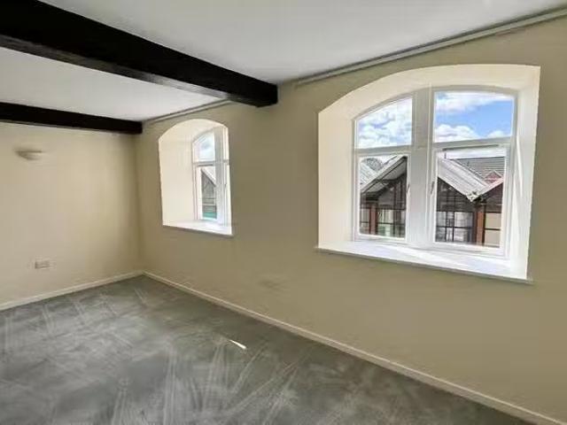 Charming 1 bedroom apartment for rent in The Old Mill, Westbur.