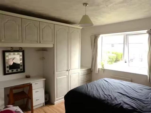 Rental! 1 bedroom flat for rent in Dixons Hill Road, Welham Gr.