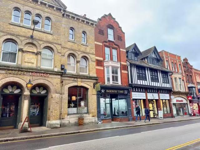 Cozy 1 bedroom flat for rent in High Street, Maldon, Esinterac.