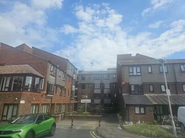 Nice 1 bedroom flat for rent in Rodney Street, Birkenhead, Wir.