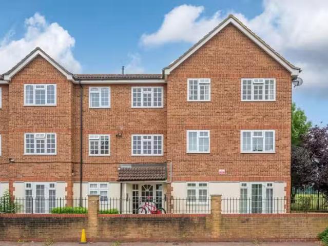 Unique 1 bedroom flat for rent in Wilkins Close, Mitcham, CR4
