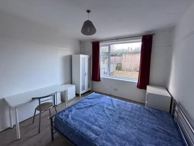 Rental! 1 bedroom house for rent in Station Road, Filton, Bris.
