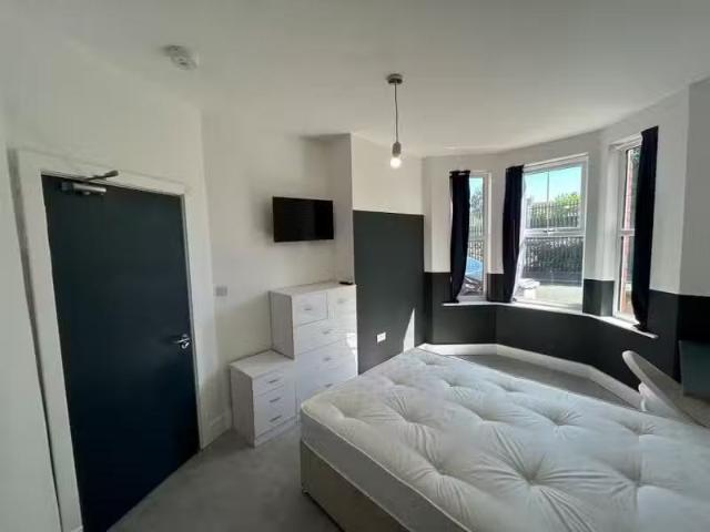 Cheap 1 bedroom house share for rent in Ashley Street, CH42