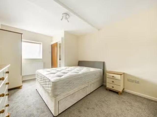 Cheap 1 bedroom house share for rent in Hamilton Road, Lancing.