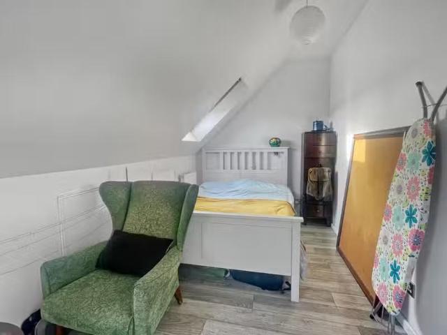 Charming 1 bedroom house share for rent in Room 7, Paget road.