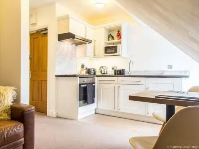 Nice 1 bedroom serviced apartment for rent in Burnaby Road, Bo.