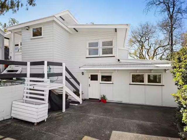 Cozy 1 BR 3B Alwyn Street, STAFFORD HEIGHTS, QLD 4053 Duplex.