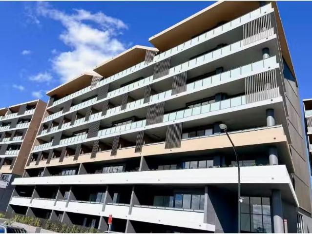 Cheap 1 BR 105/20b Hasluck Street, Rouse Hill Apartment for re.