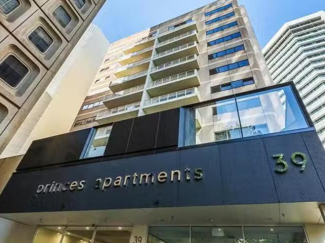Deal! 1 BR 108/39 Grenfell Street, Adelaide, SA 5000