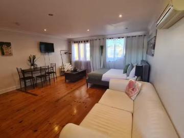 Charming 1 BR 1/154 Gan Gan Road, ANNA BAY Apartment for rent.