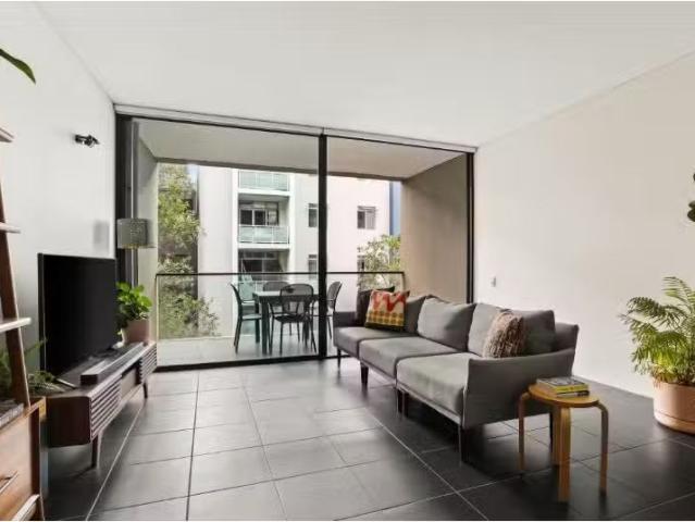 Unique 1 BR 12/32 40 Holt Street, SURRY HILLS Apartment for re.