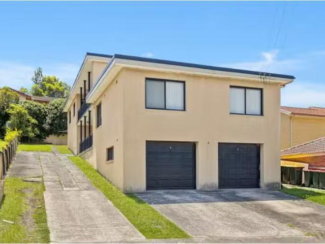 Charming 1 BR 1/2 Rose Street, Keiraville Apartment for rent.