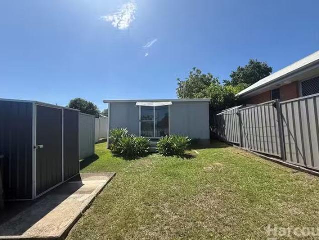 Cozy 1 BR 135a Tozer Street, West Kempsey, NSW 2440 House fo.