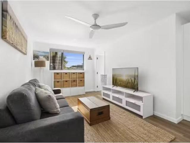 Rental! 1 BR 1/45 Sydney Road, Warriewood Apartment for rent.