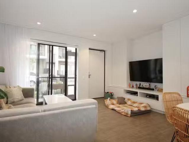 Nice 1 BR 15 Gratwick Mews, Edmondson Park, NSW 2174