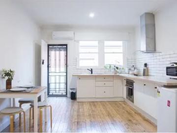 Just in! 1 BR 1/615 Stanley Street, ALBURY Apartment for rent.