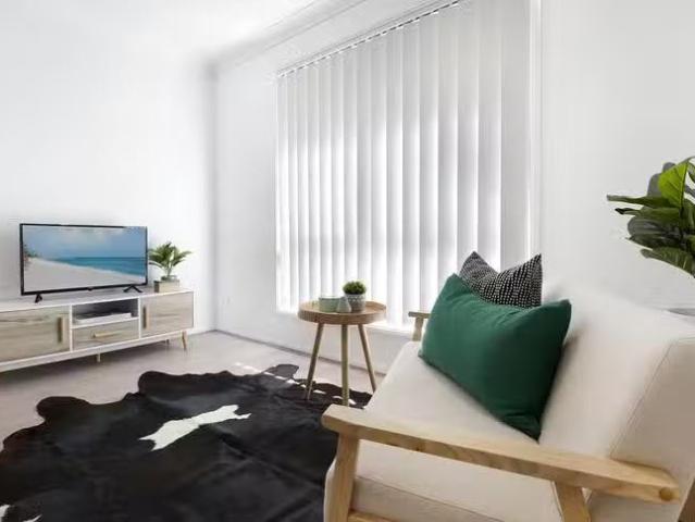 Nice 1 BR 186 Christine Avenue, Burleigh Waters, QLD 4220