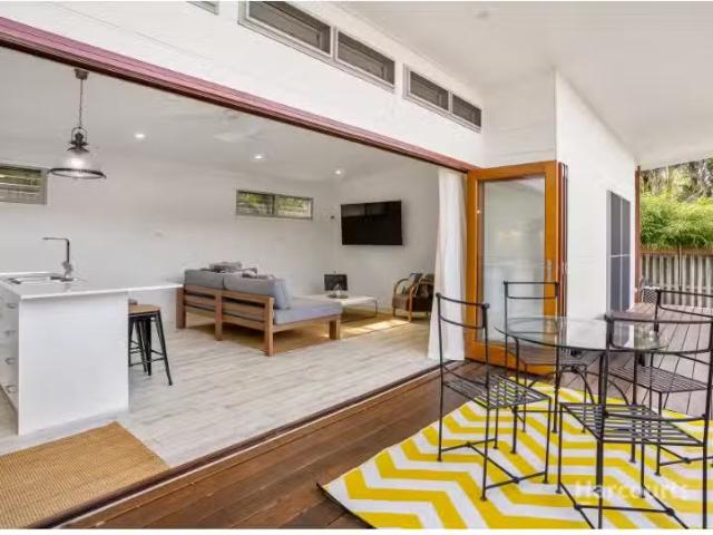 Cheap 1 BR 18 Beachside Drive, SUFFOLK PARK House for rent Li.
