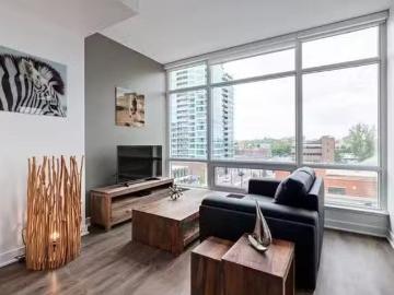 Beltline, Calgary, Alberta - Equipped kitchen