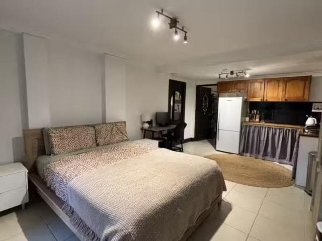 Deal! 1 BR 1A Anselmo Close, Emerald Beach Apartment for rent.