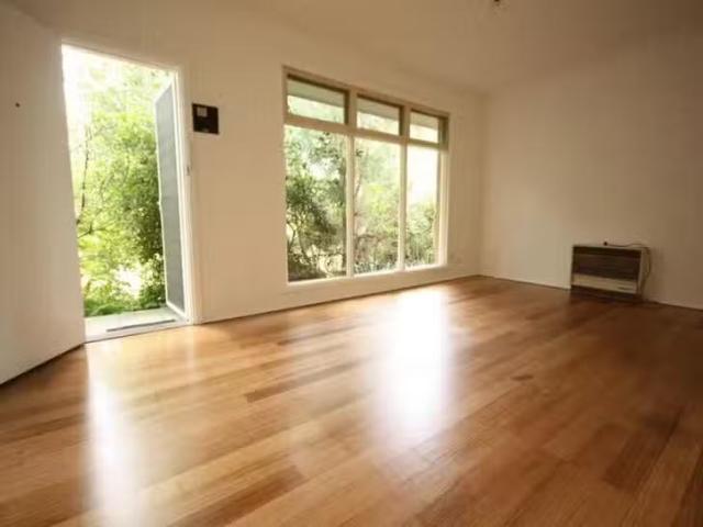 For Rent! 1 BR 2/24 Muir Street, Frankston, VIC 3199