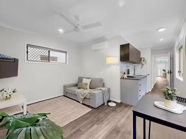 Deal! 1 BR 2/358 Zillmere Road, Zillmere, QLD 4034