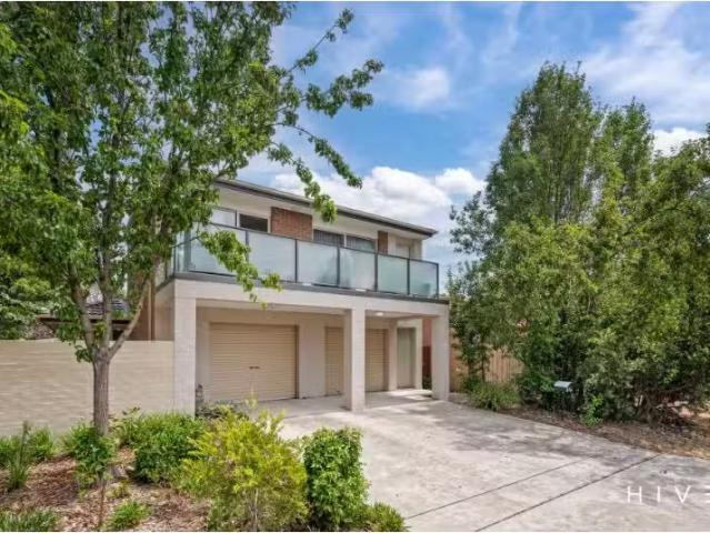 Unique 1 BR 2/5 Excalibur Street, Dunlop Apartment for rent L.
