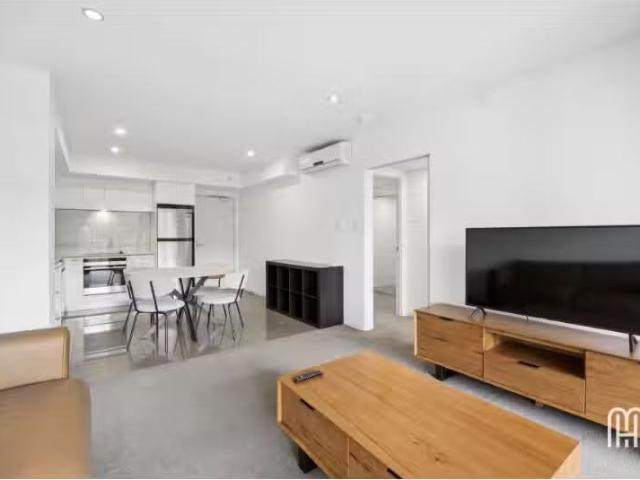 Nice 1 BR 26/269 James Street, Northbridge Apartment for rent.