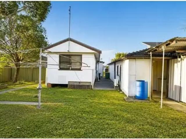 Just in! 1 BR 2/85 Elsiemer St, Long Jetty House for rent Lis.