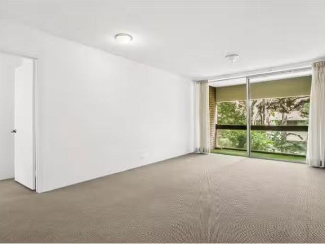 Just in! 1 BR 304/10 New Mclean Street, EDGECLIFF Apartment fo.