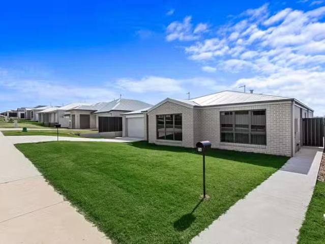 Nice 1 BR 7A Wungul Drive, NIKENBAH, QLD 4655 Unit for Rent