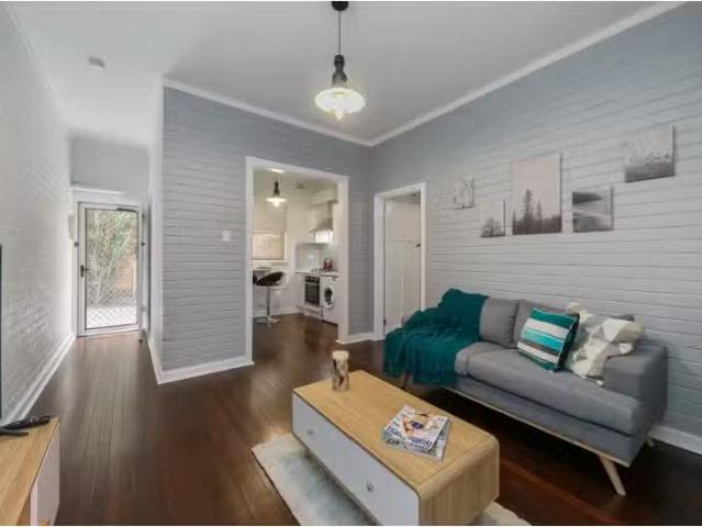 Nice 1 BR 4/120 Terrace Road, PERTH House for rent Listed by.