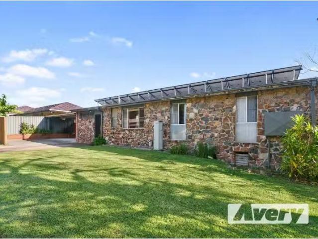 Deal! 1 BR 42B Excelsior Parade, Carey Bay Apartment for rent.