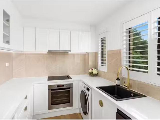 Just in! 1 BR 4/38 Soldiers Avenue, Freshwater Apartment for r.