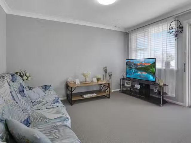 Unique 1 BR 4/9 St Lukes Avenue, Brownsville, NSW 2530